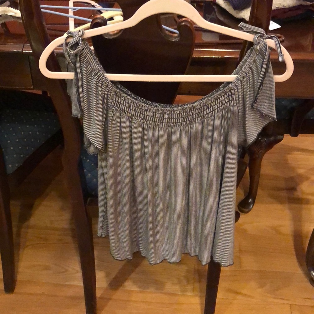 Soft & sexy cute black & white blouse